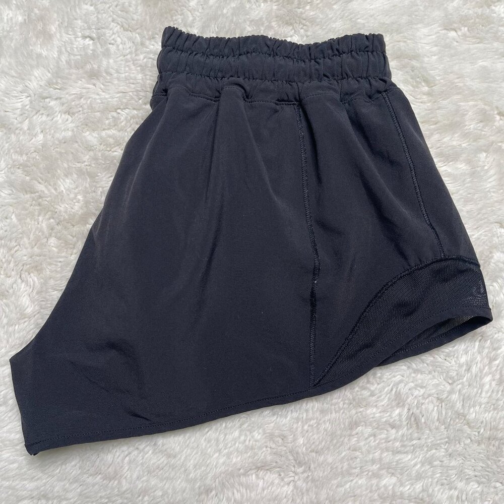Lululemon Women's Black Hotty Hot Mini Shorts Size 4 - Picture 2 of 8